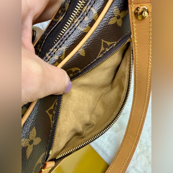 Authentic Louis Vuitton Loop (Monogram) - Picture 7 of 14